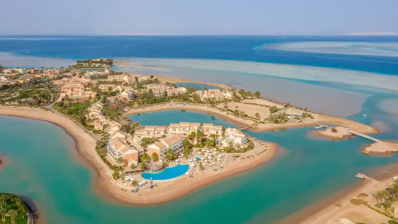 سوفيتيل تتولى تشغيل منتجع سياحي بالبحر الأحمر بدلاً من موفنبيك في مصر